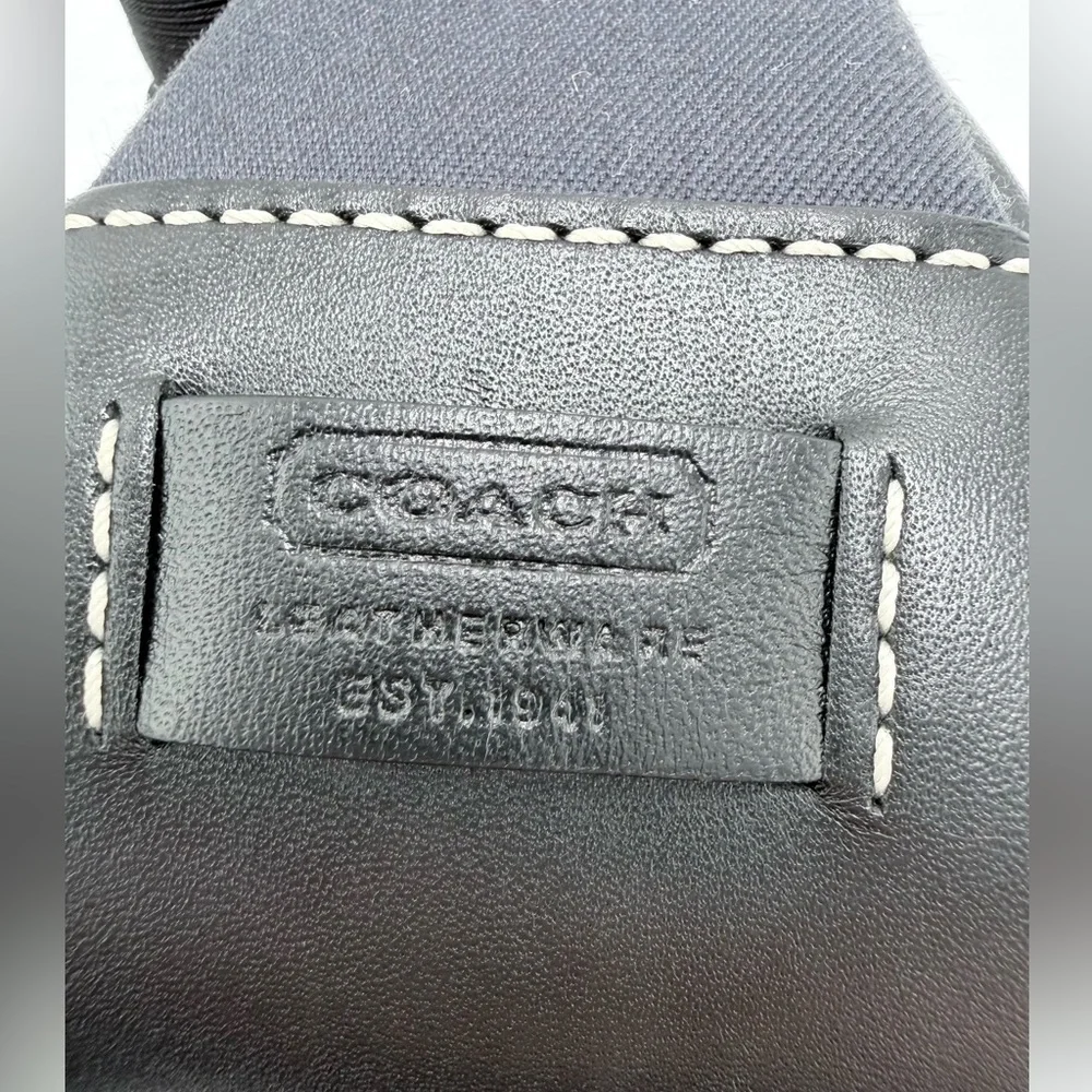 Coach Vintage Black Signature Canvas Shoulder Bag Y2K Pink Interior Style 7769